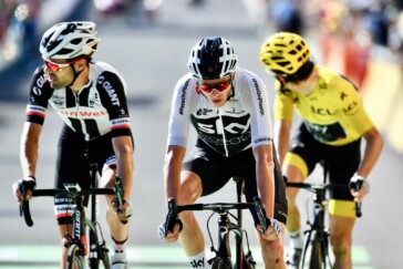 Crowd favourite Dan Martin of UAE Emirates makes his way up Alp d'Huez. Image: Sirotti.