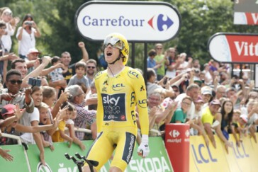 Riders had to rinse pepper spray from their eyes. Image Bob McPartland / Eurosport.