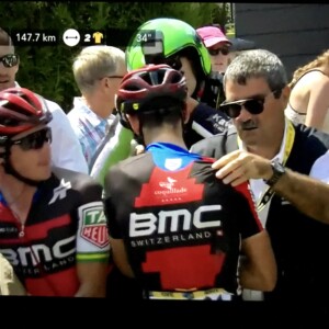 Crowd favourite Dan Martin of UAE Emirates makes his way up Alp d'Huez. Image: Sirotti.