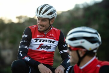 Paul Sherwen with SBS  commentator & presenter Michael Tomolaris. Image: Twitter.