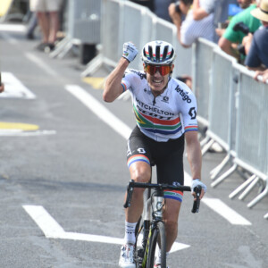 Riders of the 2018 Tour de France make their way along the Champs de Elysees during the finishing circuits of the 2018 Tour. Image: Sirotti