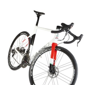 Theres room behind that 86mm bb for some nice 28mm rubber.