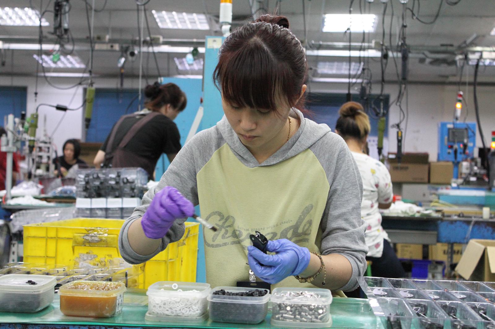 Froome with the spoils of his toil, the Team Sky rider on the podium after winning the 2018 Giro 'd Italia, his third successive Grand Tour victory. Image: Sirotti.