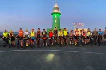 Nikolas Maes, the Ettix-Quick Step rider pictured falling during the pile up where Mitch Docker (ORICA) suffered severe facial injuries. Ventoso argues that Maes suffered the deep gash on his knee after coming into contact with a disc brake during this crash. But there are no disc brake equipped bikes in the vicinity according to this image that Mat Brett of Road.cc captured.