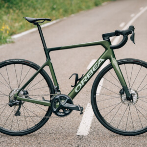 Laurent Jalabert aboard a 1999 Giant TCR. Image: Giant.