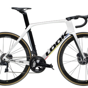 Primoz Roglic, Tadej Pogacar and Richie Porte on the 2020 Tour de France podium in Paris. Image: Sirotti