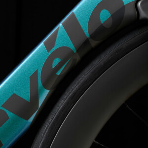 Cervelo have added a blue chameleon colour option to their revered S5 range.