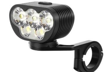 With a maximum power output of 8000 lumens the MagicShine Monteer 8000s is one of the most powerful bike lights on the market.