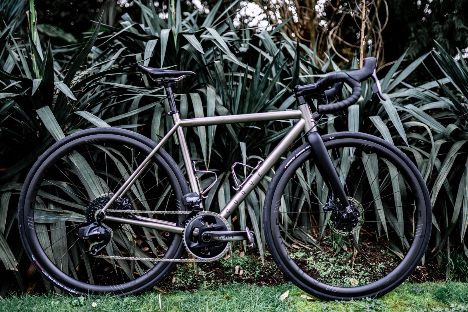 Curve titanium online frame