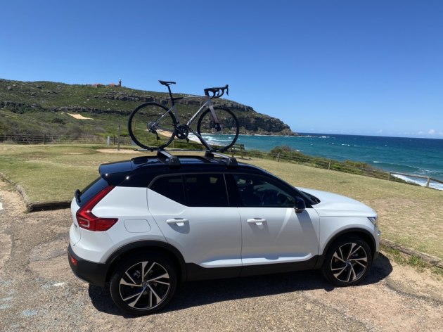 Roof bars for volvo xc40 hot sale