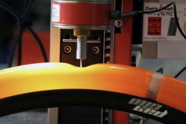 The latest XC40 from Volvo, with Orbea’s 2021 Orca securely mounted to the roof top carriers.