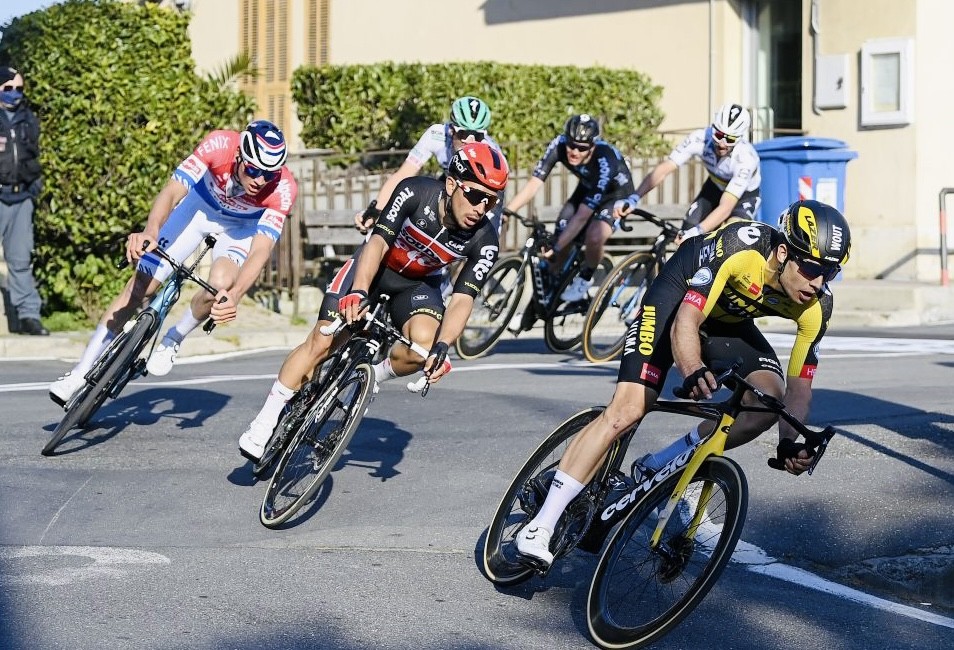 Jasper Stuyven hurtling toward the finish line of the 2021 Milan San Remo. Image: Lotto Soudal
