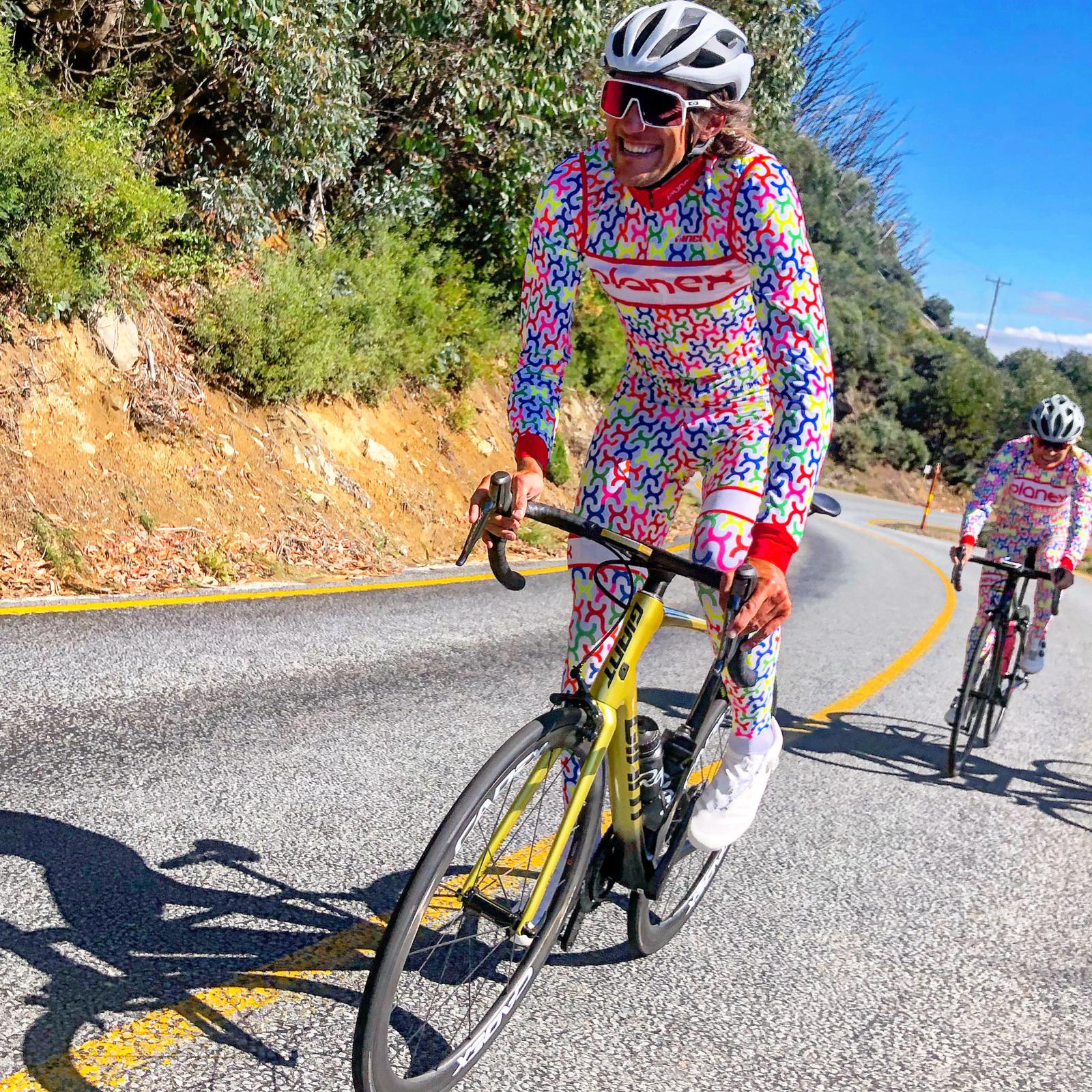 There’s no missing these two as they climb the High Country – Lee ‘Hollywood’ Turner and Ali McCormack enjoying the tough local ascent.